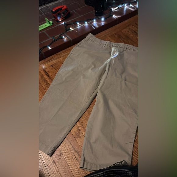 Robert Graham Other - Faded Glory Women’s size 14 khakis shorts